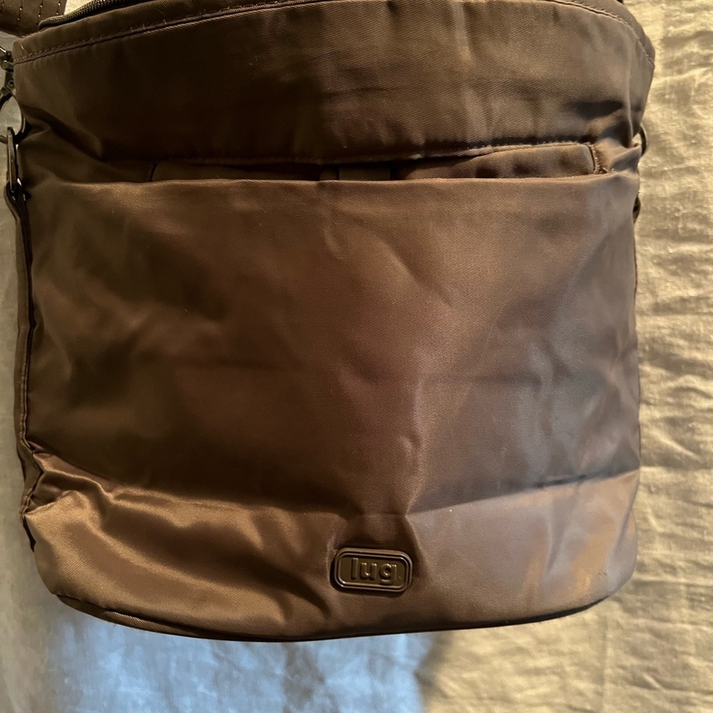 Lug Adagio Adjustable Crossbody/Shoulder Organizer in Taupe Brown. Quilted. - Picture 11 of 12